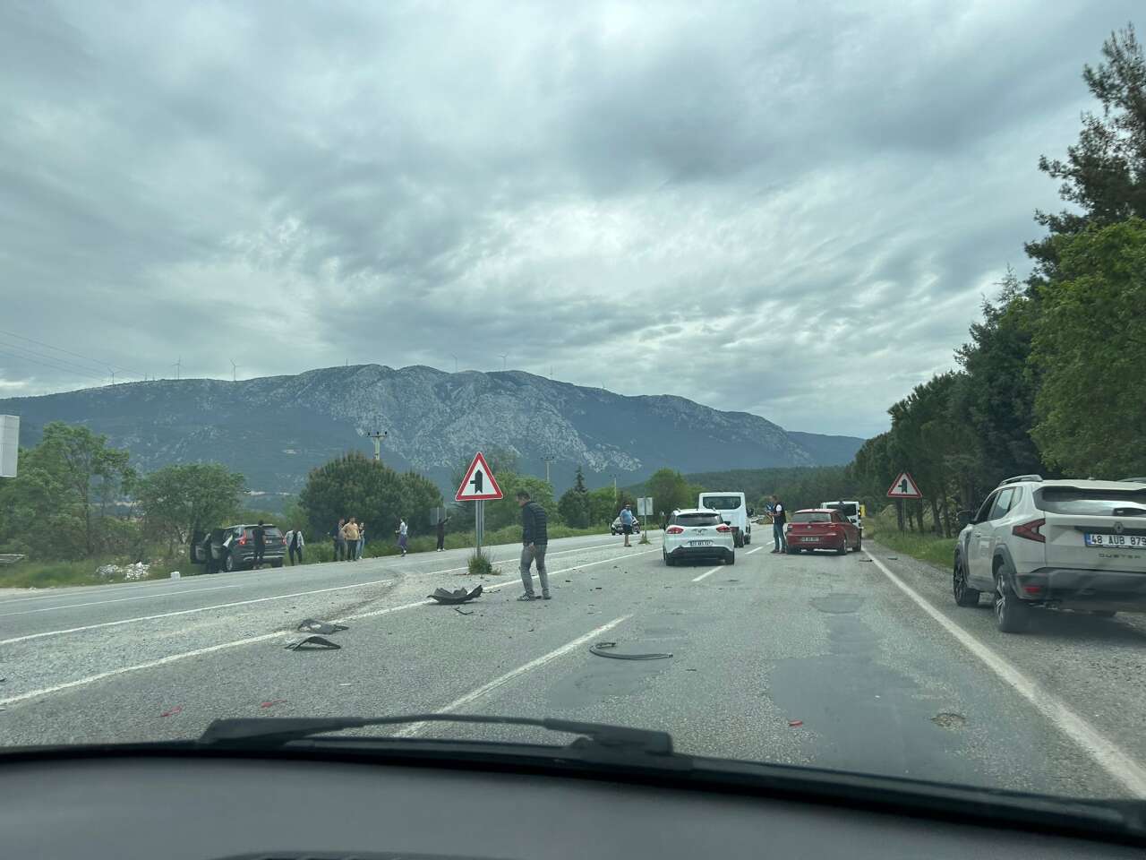 Muğla-Denizli Yolunda Trafik Kazası: Araçlar Hurdaya Döndü 2
